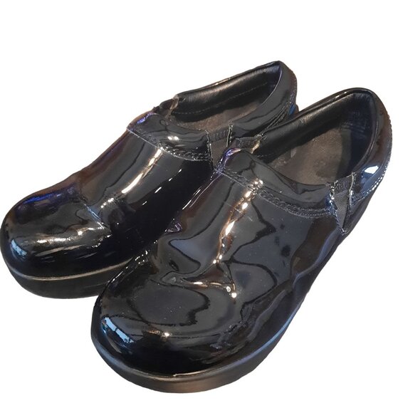 SR Max Geneva, Black Patent Clog Slip Resistant Work Shoe - Picture 3 of 10